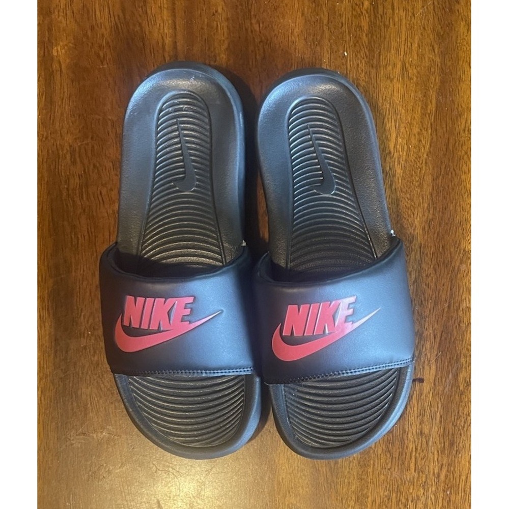 Nike Victori One Slide Men's 7 Sandals Black/University Red  CN9675-004    M357